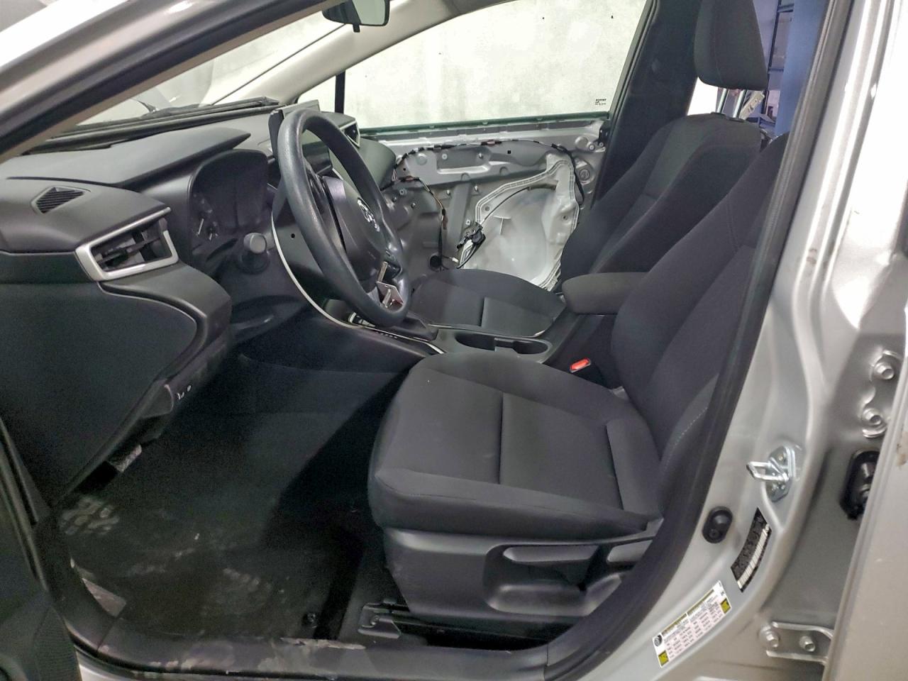 2025 TOYOTA COROLLA LE photo 7