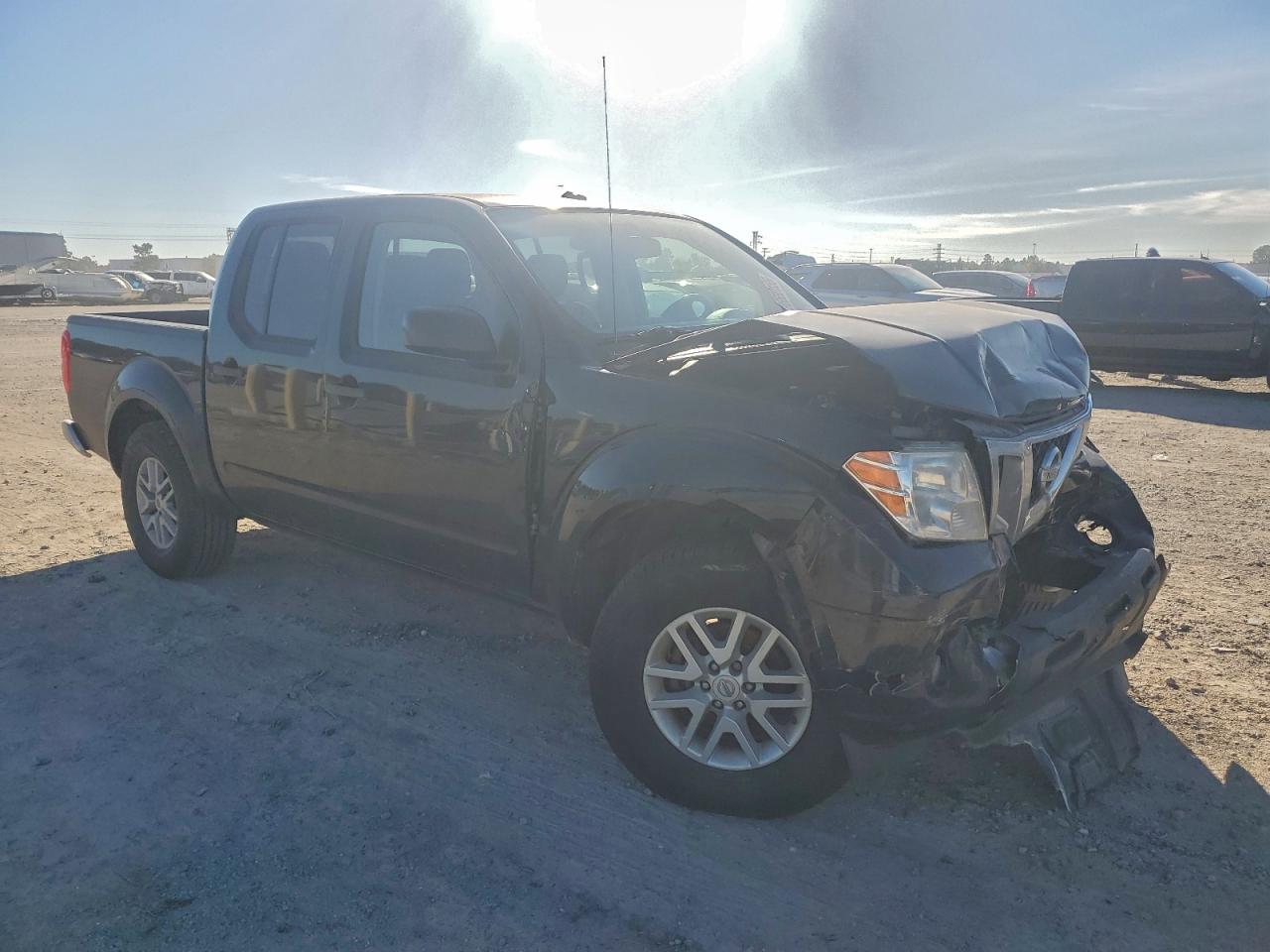2018 NISSAN FRONTIER S photo 4