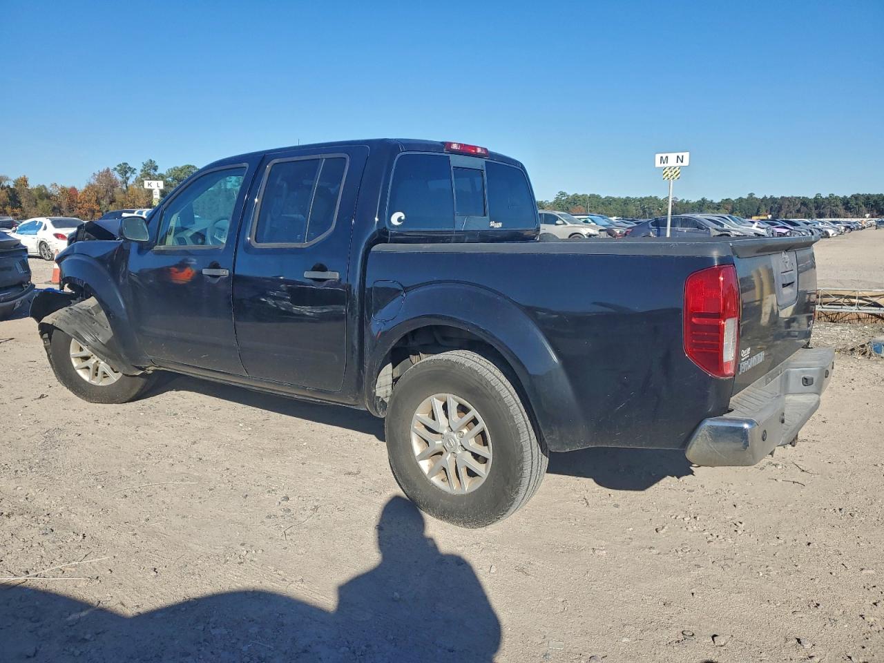 2018 NISSAN FRONTIER S photo 2