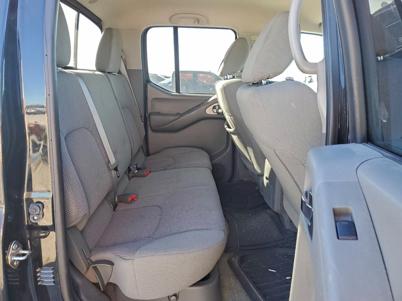 2018 NISSAN FRONTIER S photo 10