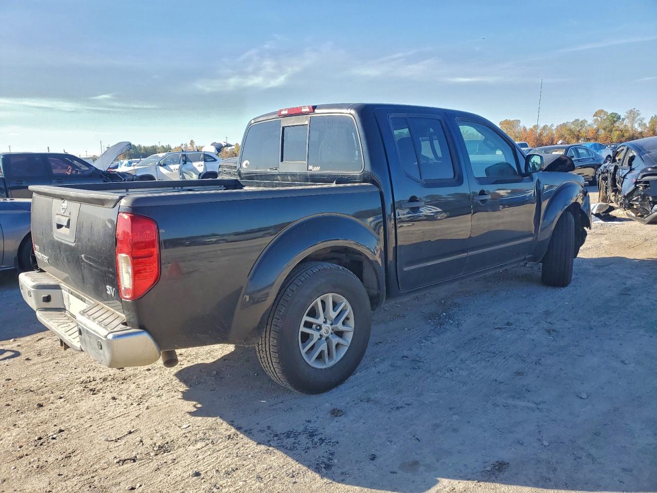 2018 NISSAN FRONTIER S photo 3