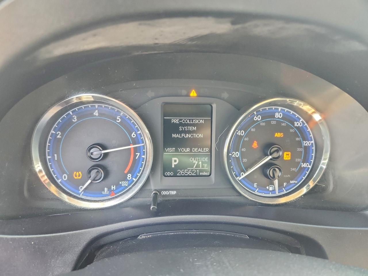 2018 TOYOTA COROLLA L photo 9
