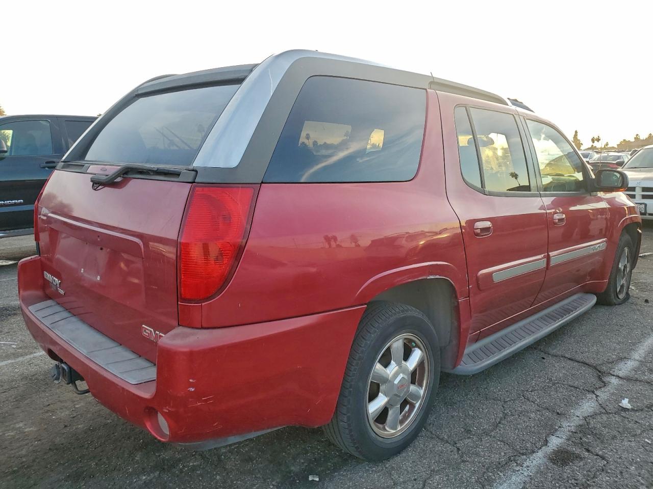 2004 GMC ENVOY XUV photo 3