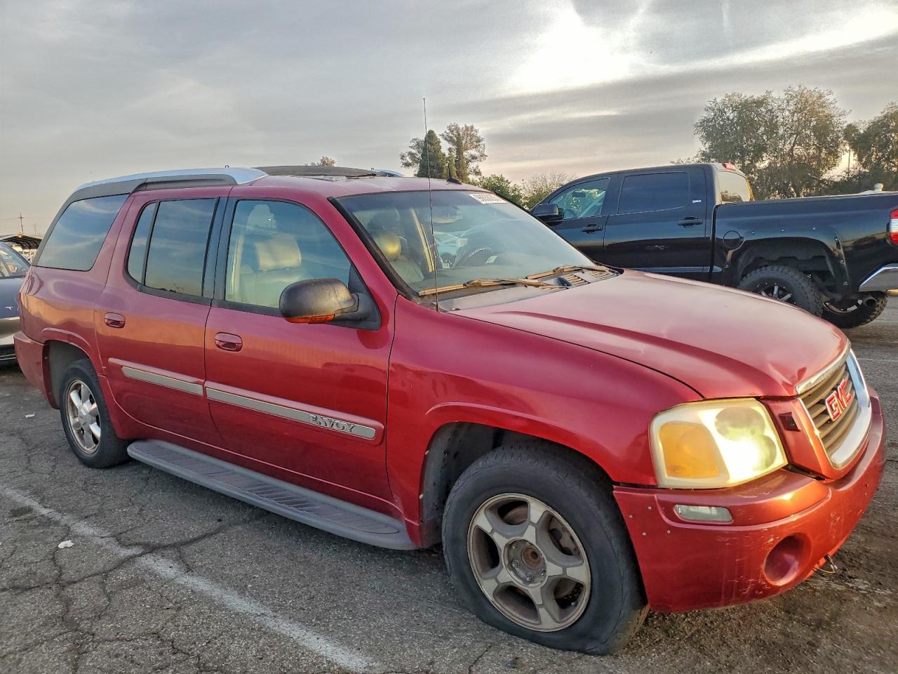 2004 GMC ENVOY XUV photo 4