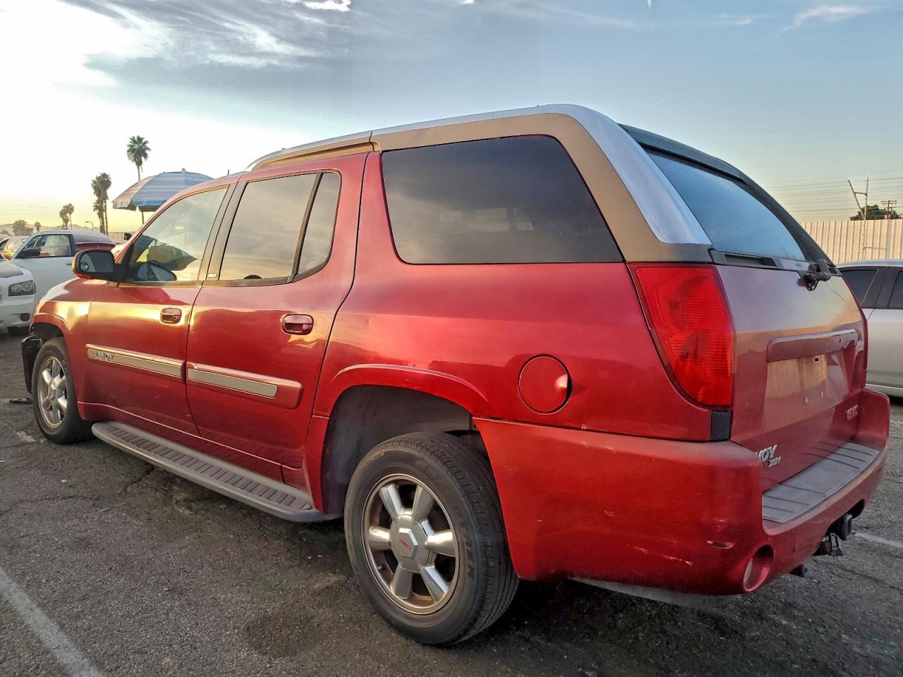 2004 GMC ENVOY XUV photo 2