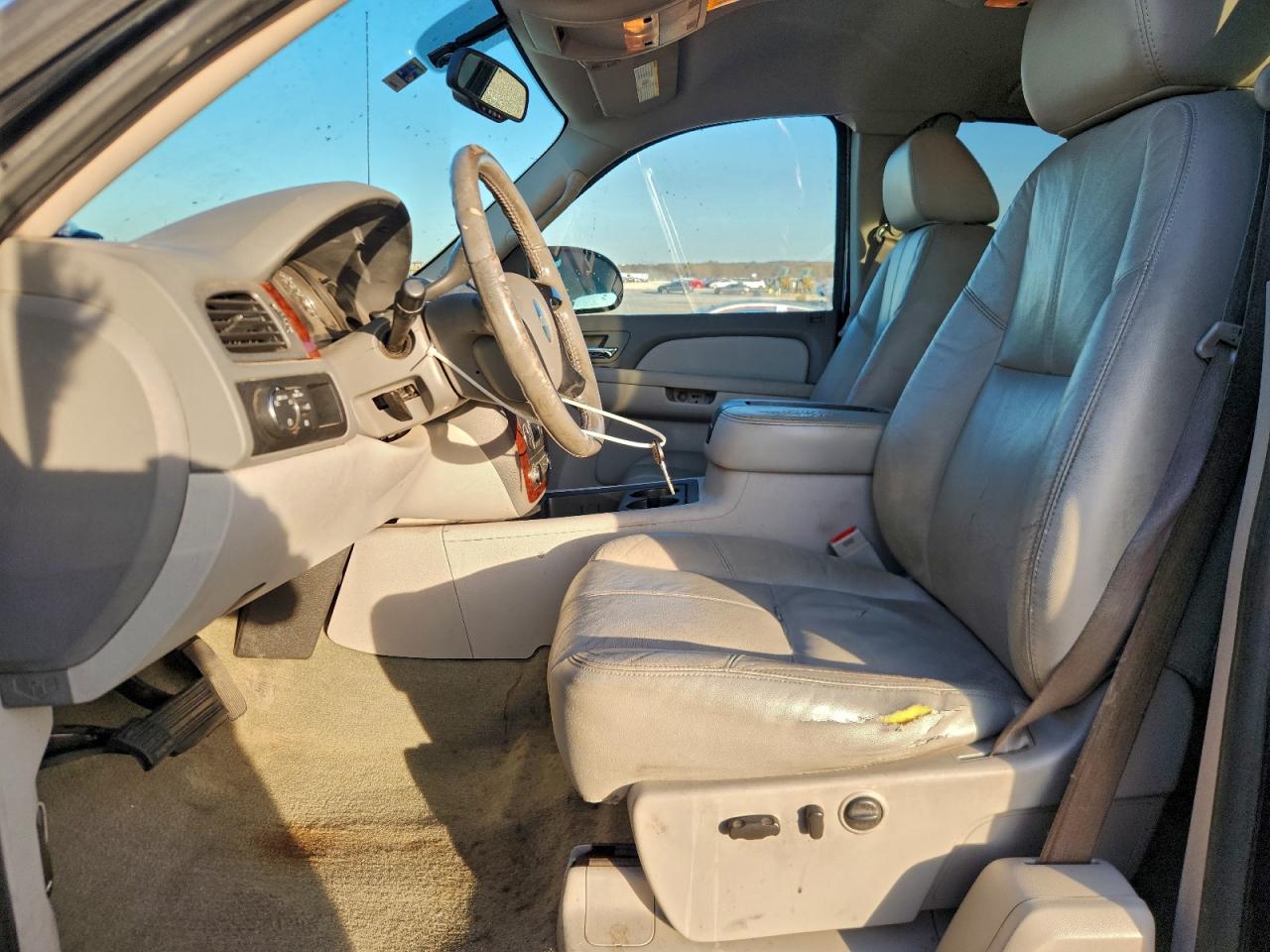 2009 CHEVROLET SILVERADO C1500 LTZ photo 7