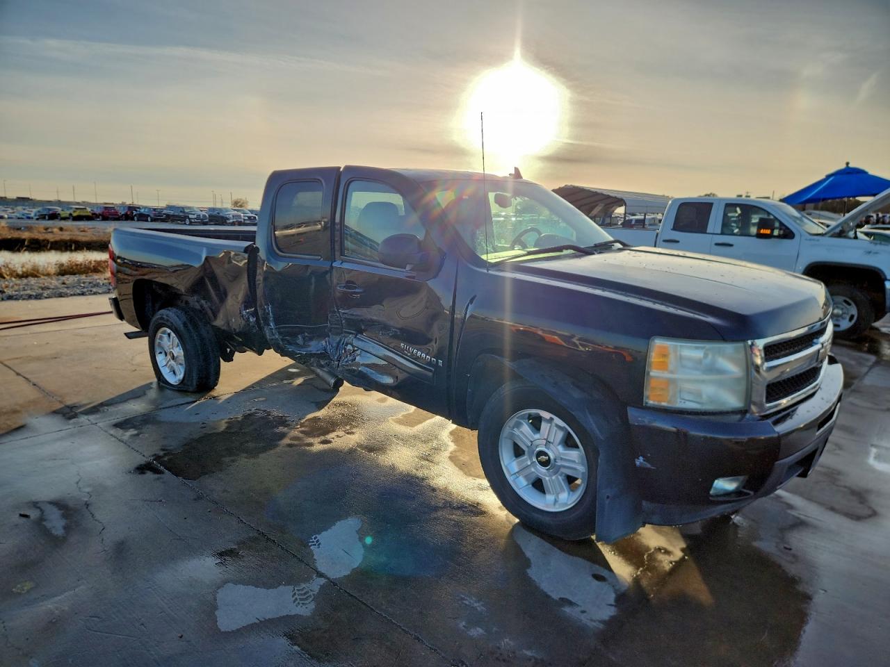 2009 CHEVROLET SILVERADO C1500 LTZ photo 4