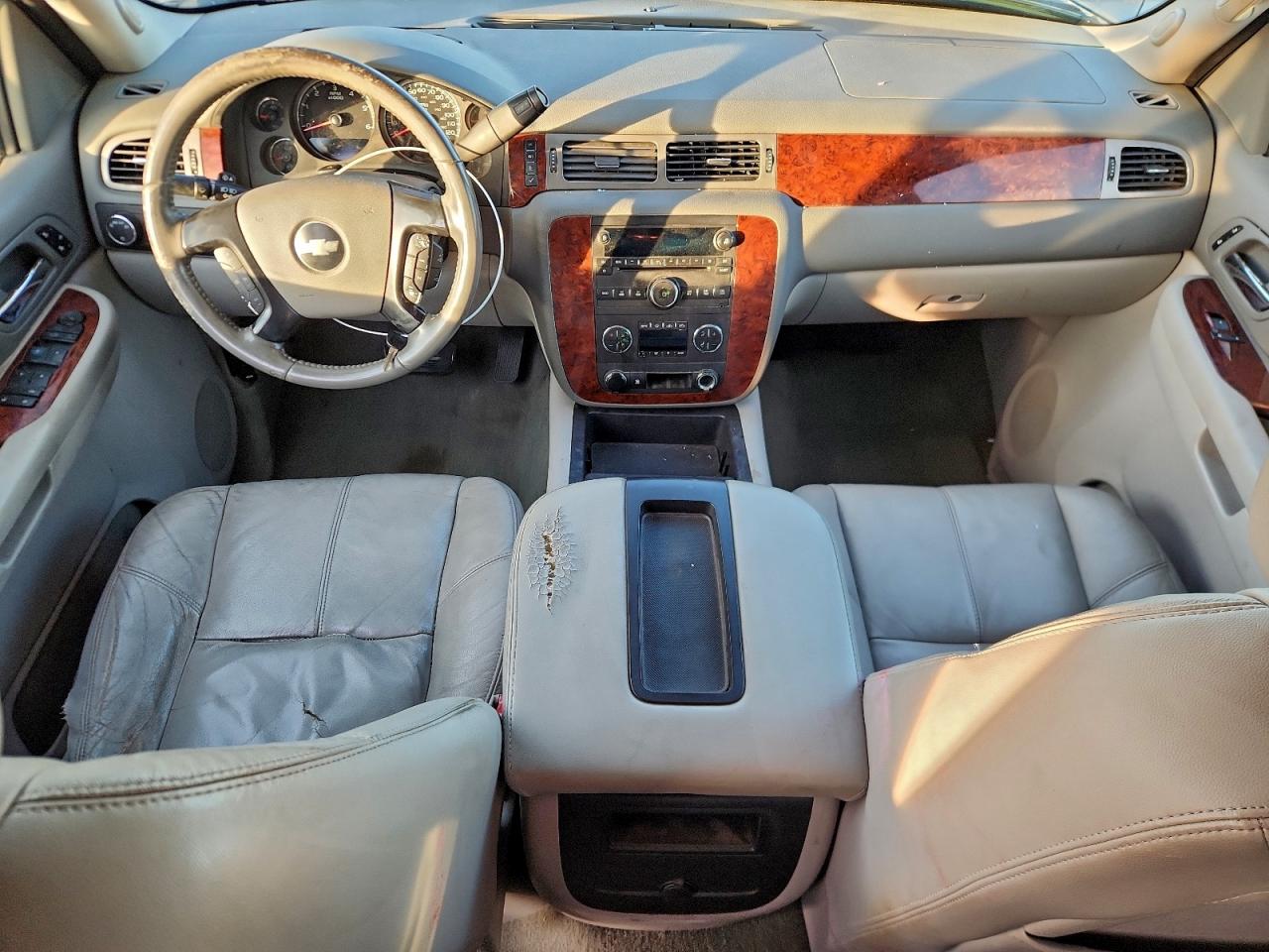2009 CHEVROLET SILVERADO C1500 LTZ photo 8