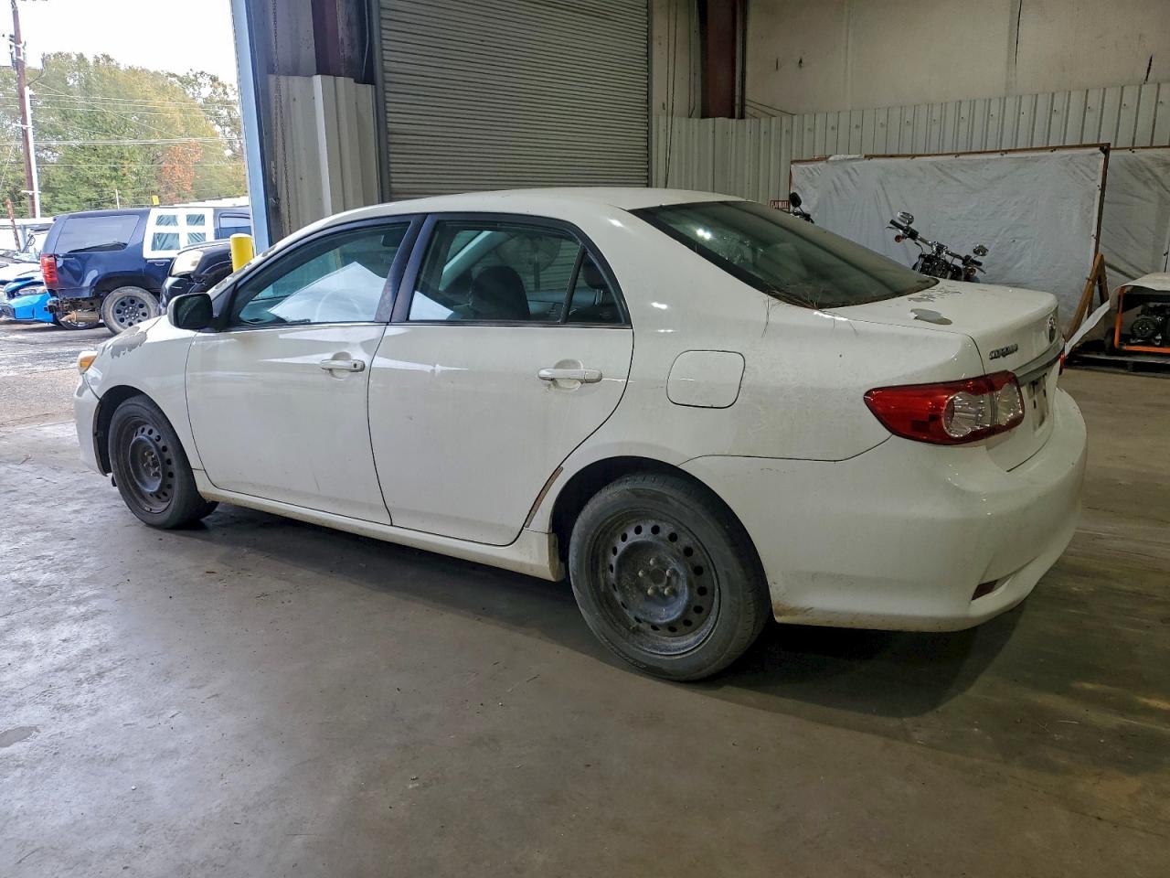2013 TOYOTA COROLLA BASE photo 2