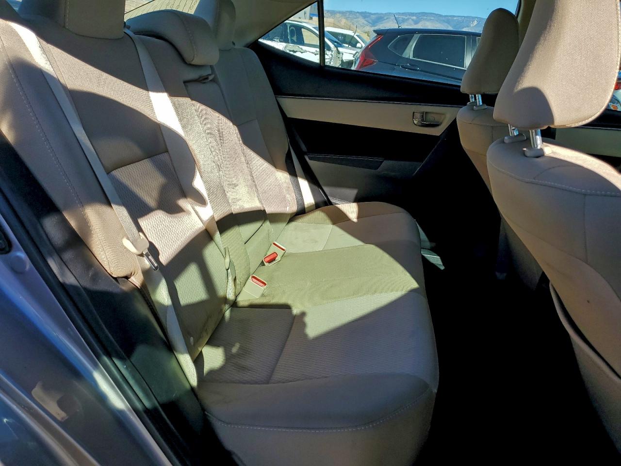 2015 TOYOTA COROLLA L photo 10