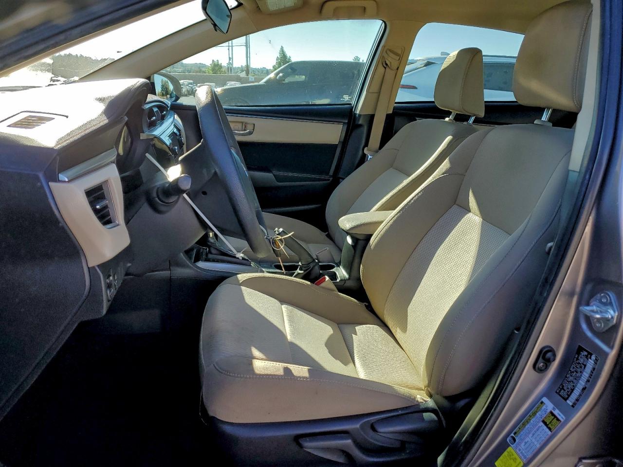 2015 TOYOTA COROLLA L photo 7