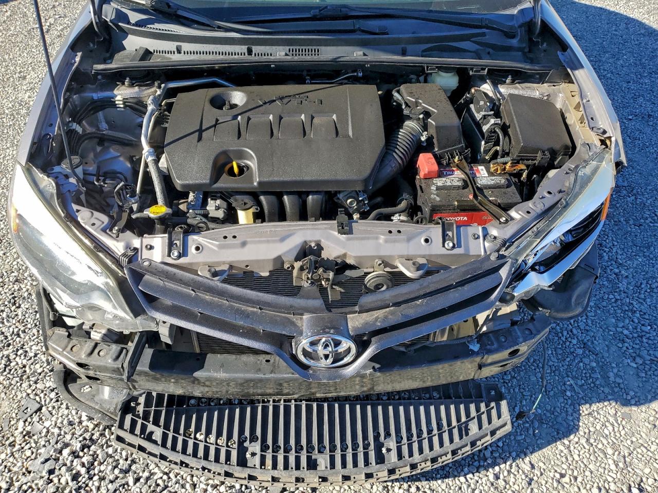 2015 TOYOTA COROLLA L photo 11