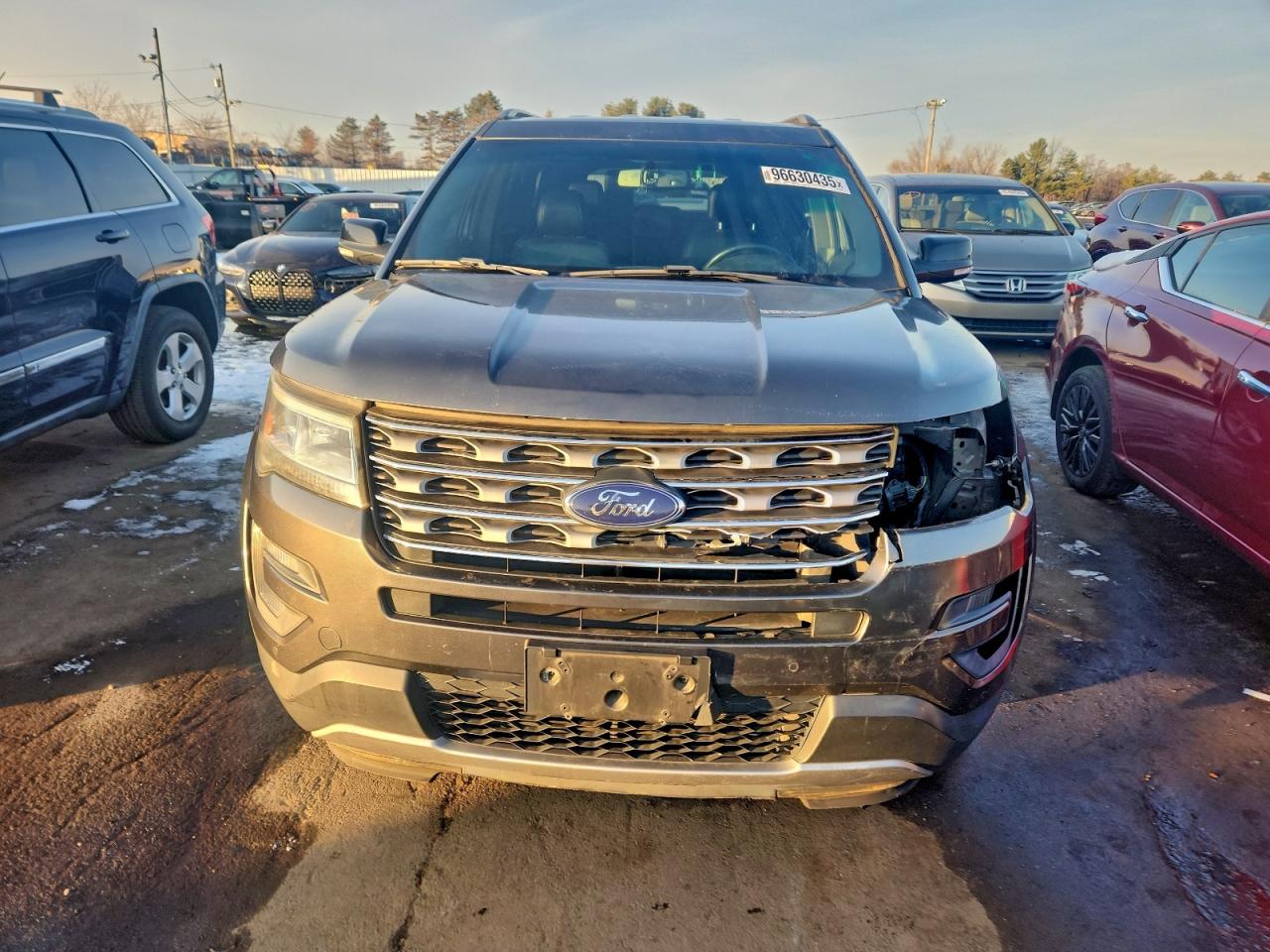 2017 FORD EXPLORER XLT photo 5