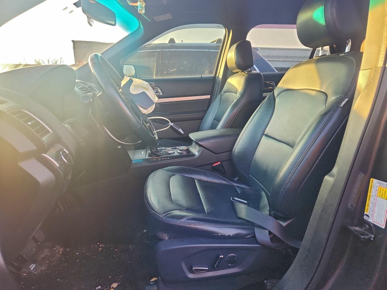 2017 FORD EXPLORER XLT photo 7