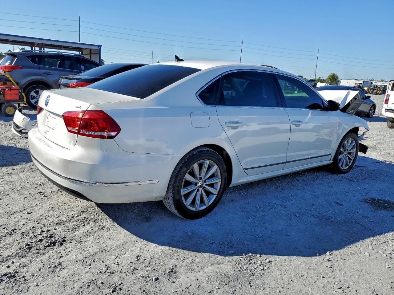 2012 VOLKSWAGEN PASSAT SEL photo 3