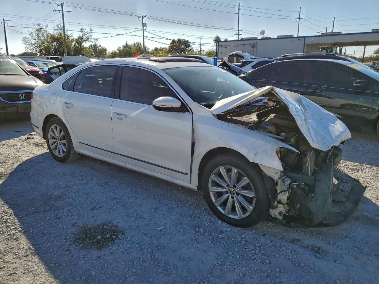 2012 VOLKSWAGEN PASSAT SEL photo 4