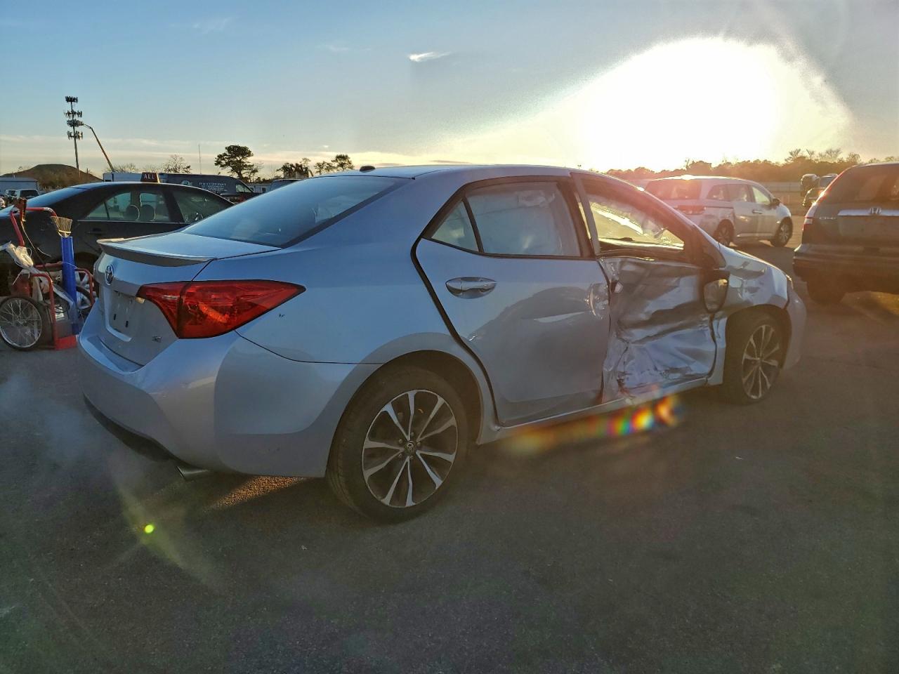 2017 TOYOTA COROLLA L photo 3