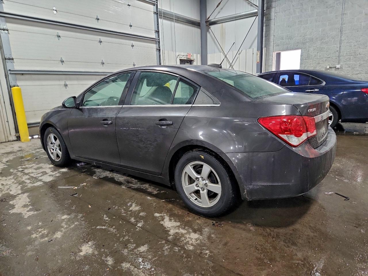 2016 CHEVROLET CRUZE LIMITED LT photo 2