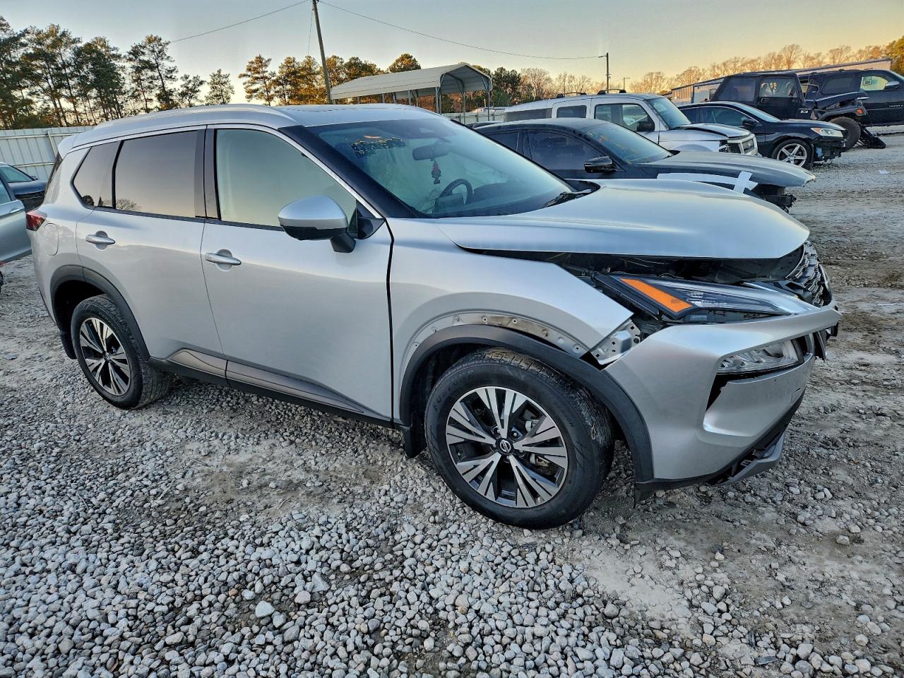 2021 NISSAN ROGUE SV photo 4