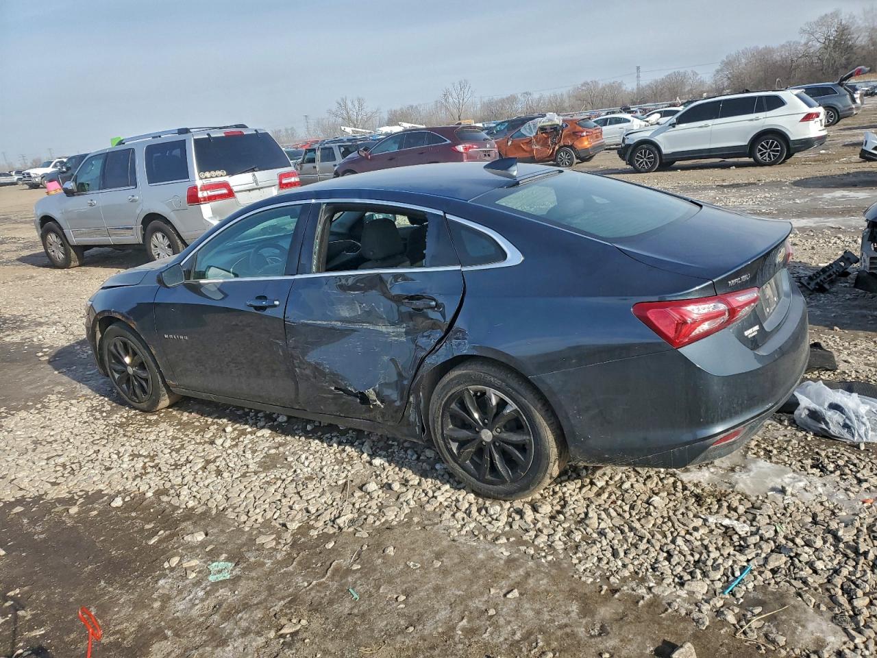 2020 CHEVROLET MALIBU LT photo 2