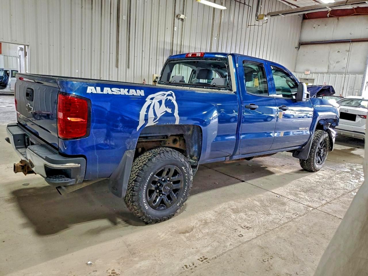 2017 CHEVROLET SILVERADO K2500 HEAVY DUTY photo 3