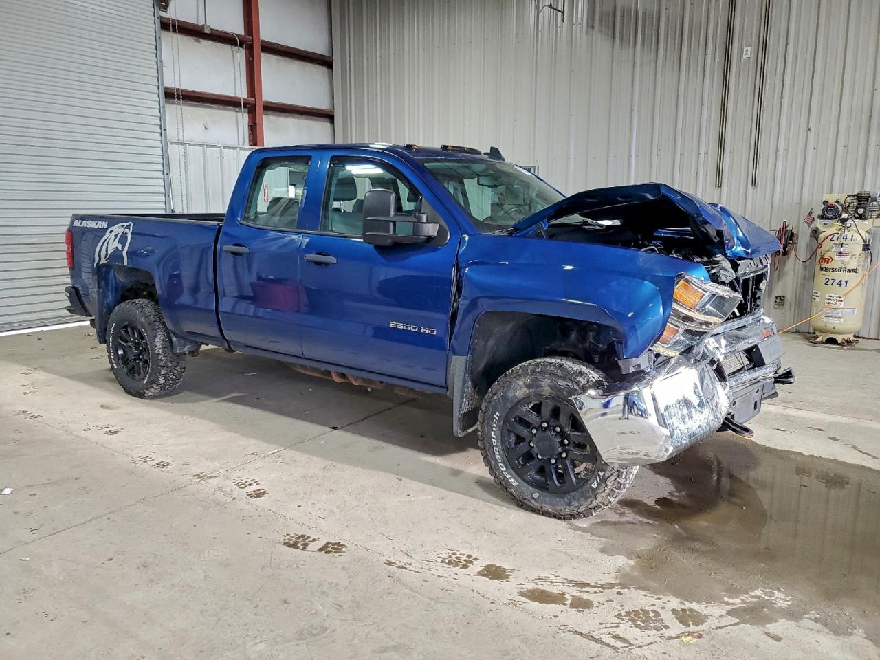 2017 CHEVROLET SILVERADO K2500 HEAVY DUTY photo 4