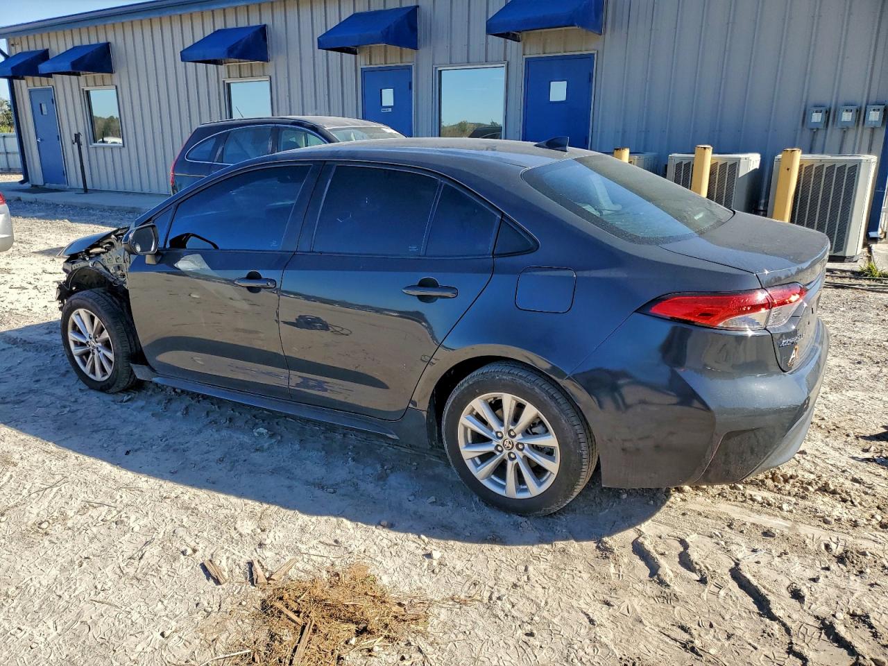 2023 TOYOTA COROLLA LE photo 2