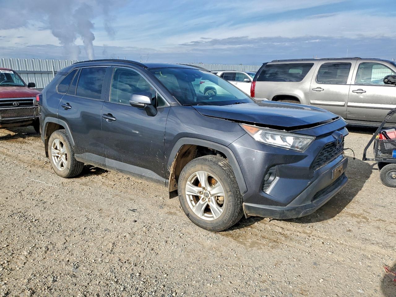 2021 TOYOTA RAV4 XLE photo 4