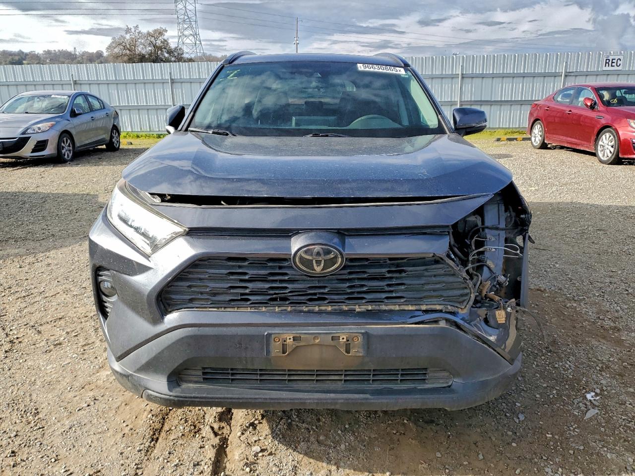 2021 TOYOTA RAV4 XLE photo 5