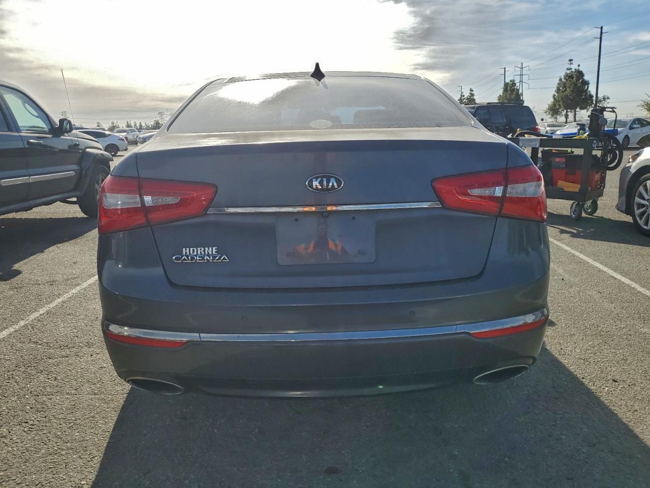 2015 KIA CADENZA PREMIUM photo 6