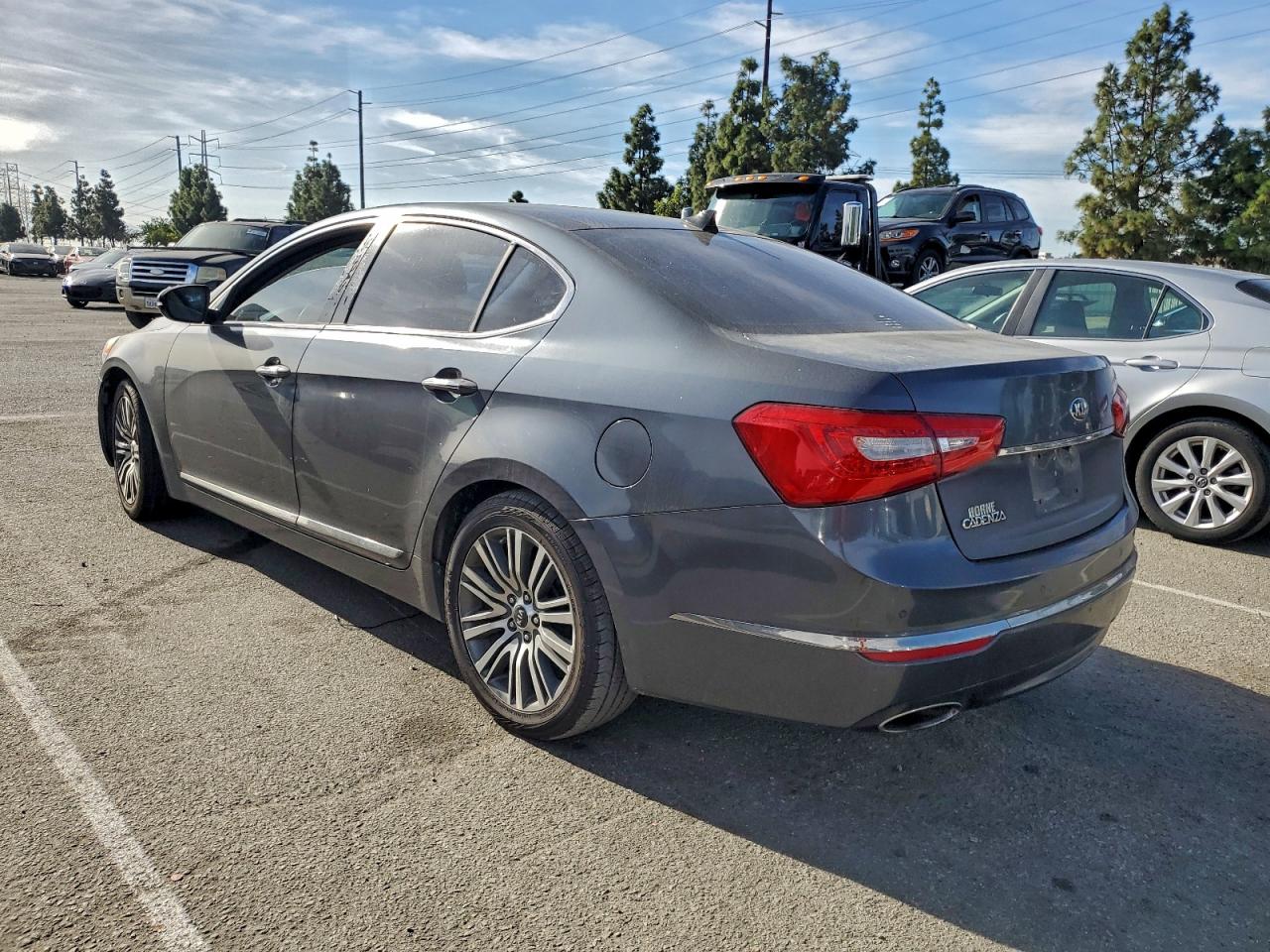 2015 KIA CADENZA PREMIUM photo 2