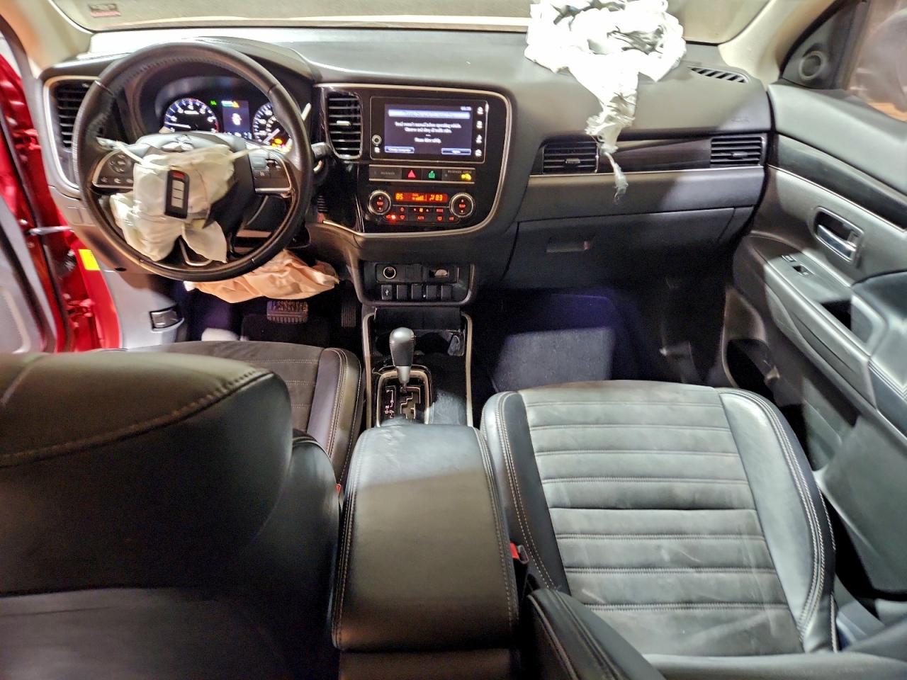 2019 MITSUBISHI OUTLANDER SE photo 8