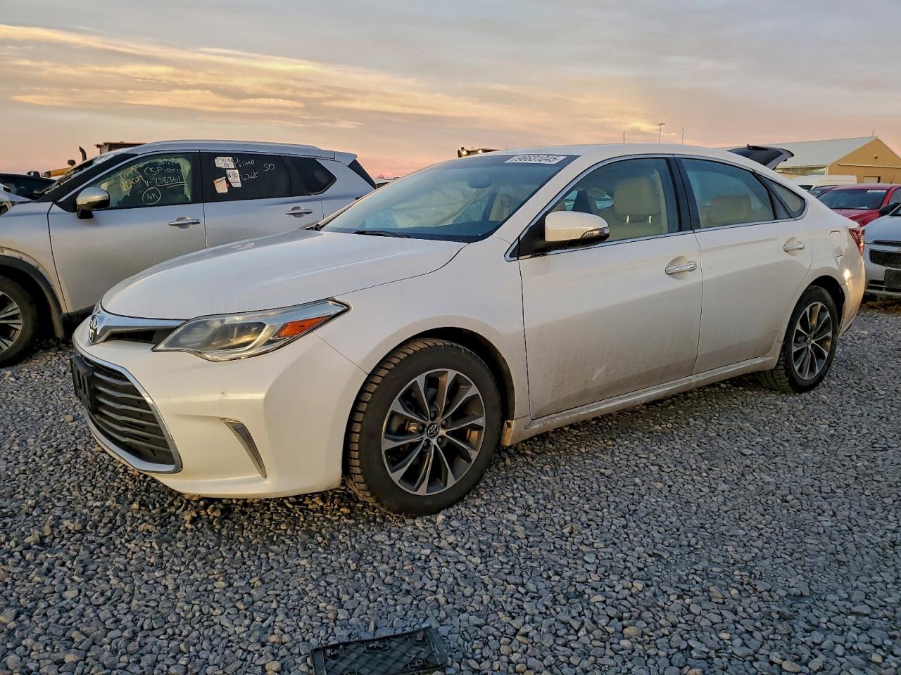 2016 TOYOTA AVALON