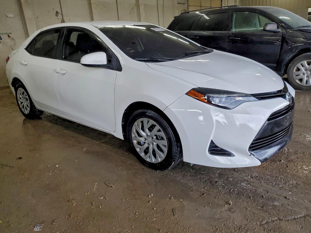 2018 TOYOTA COROLLA LE photo 4