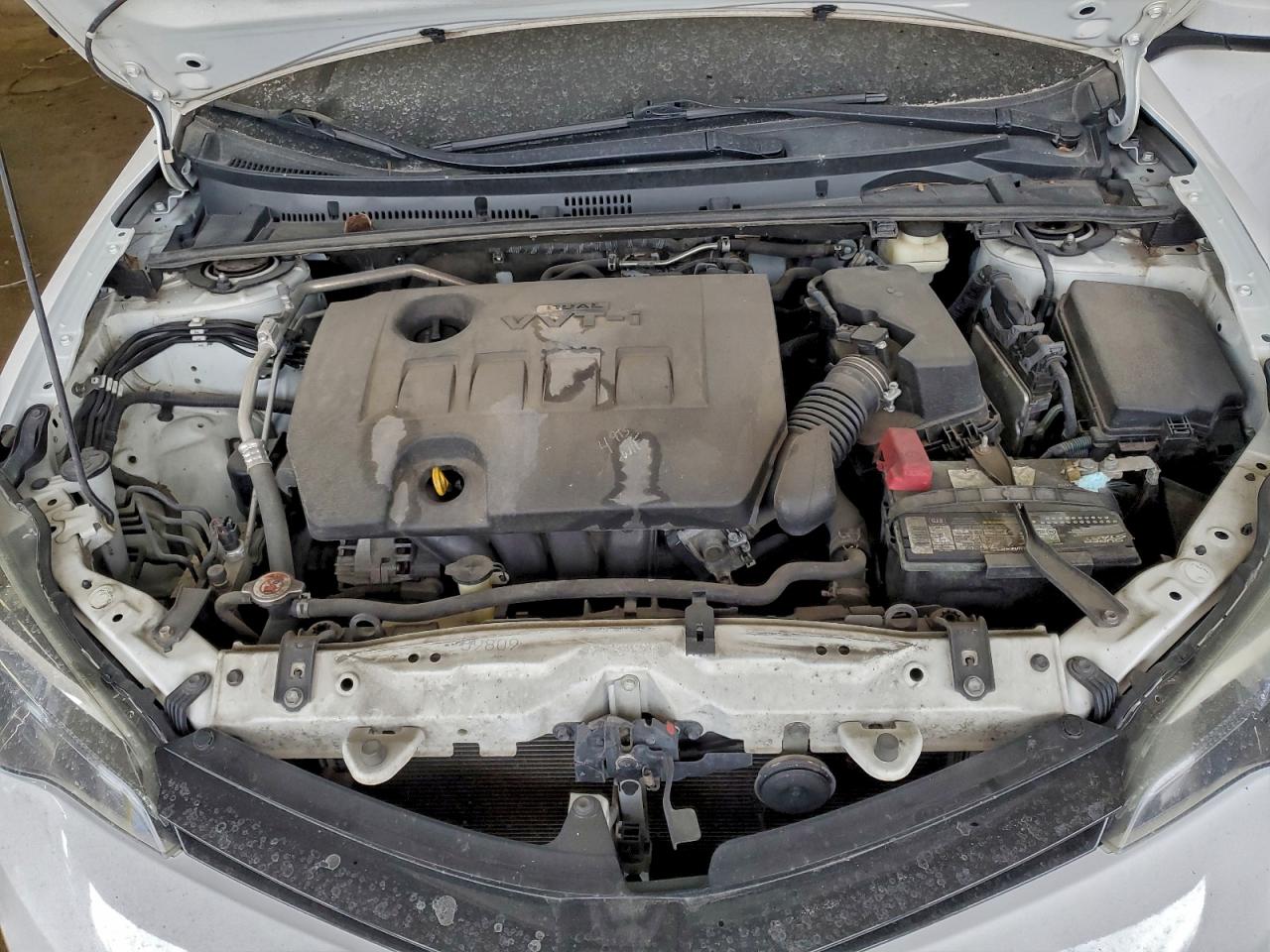 2018 TOYOTA COROLLA LE photo 11