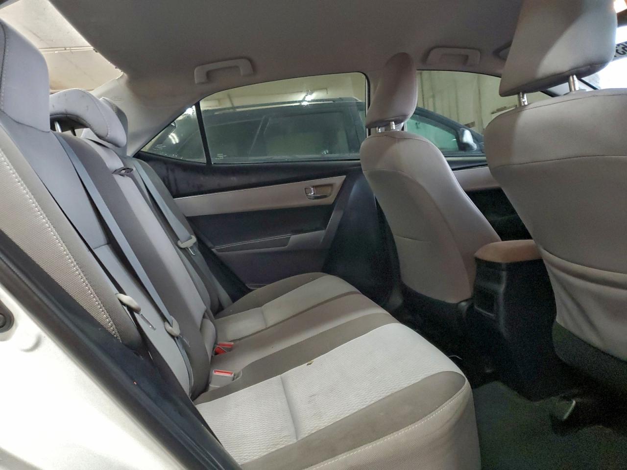 2018 TOYOTA COROLLA LE photo 10