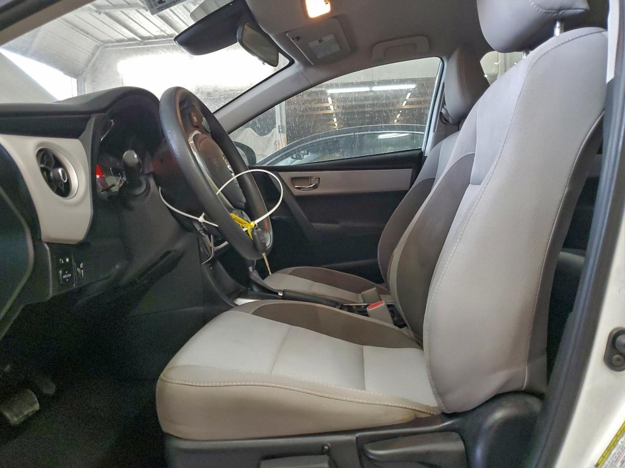2018 TOYOTA COROLLA LE photo 7