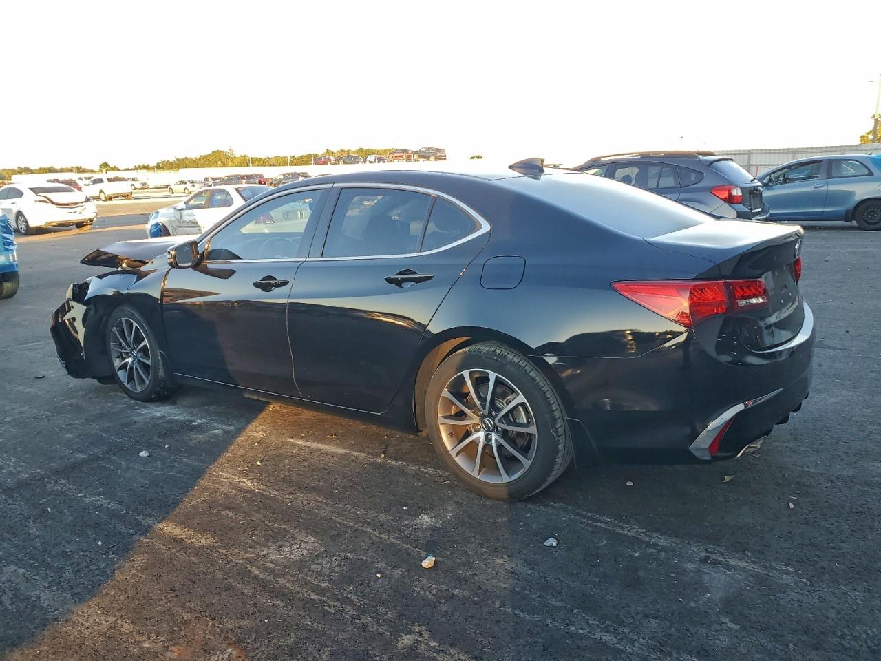 2018 ACURA TLX photo 2