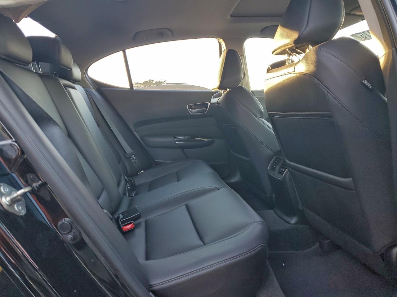 2018 ACURA TLX photo 10