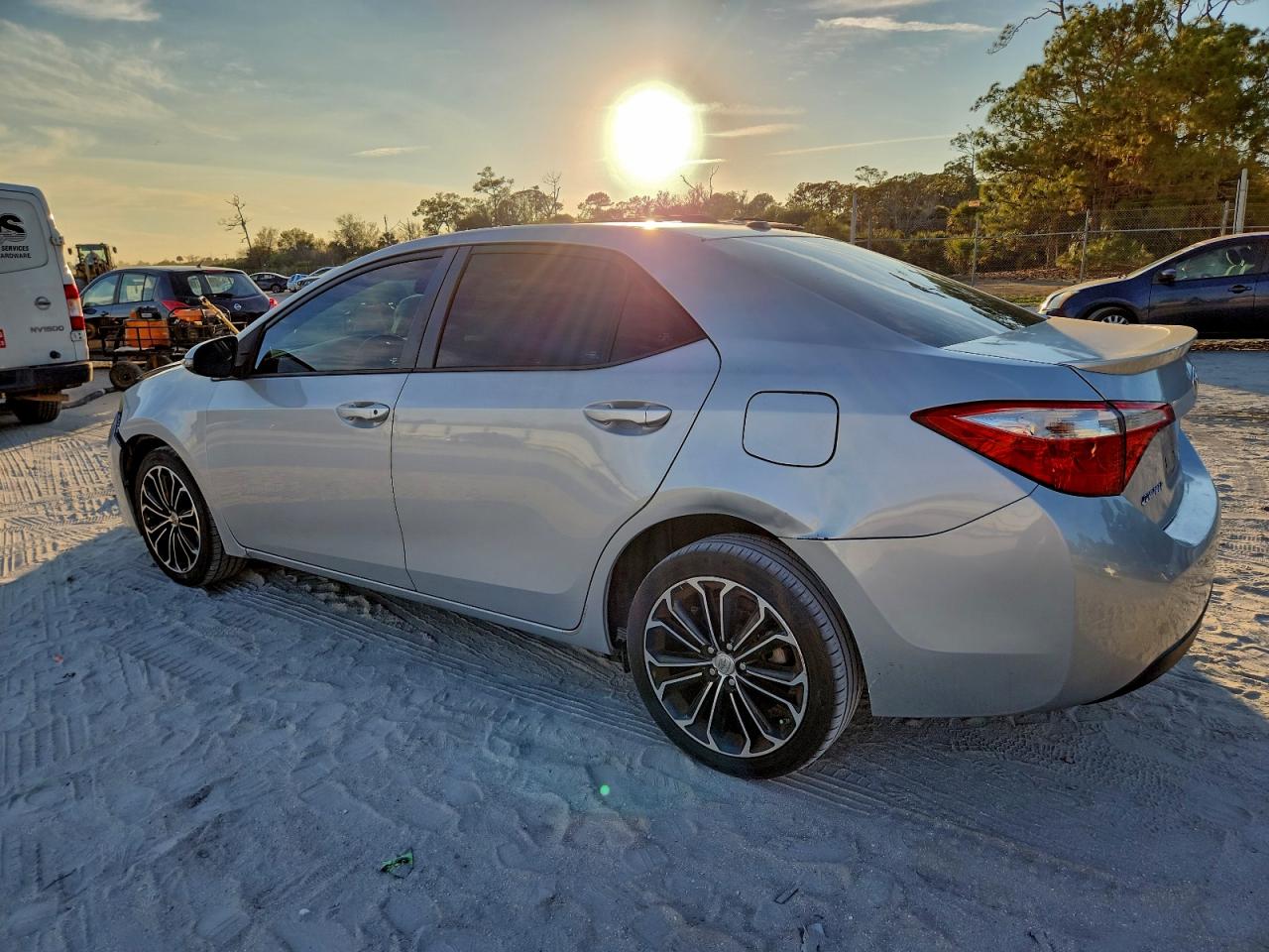 2015 TOYOTA COROLLA L photo 3