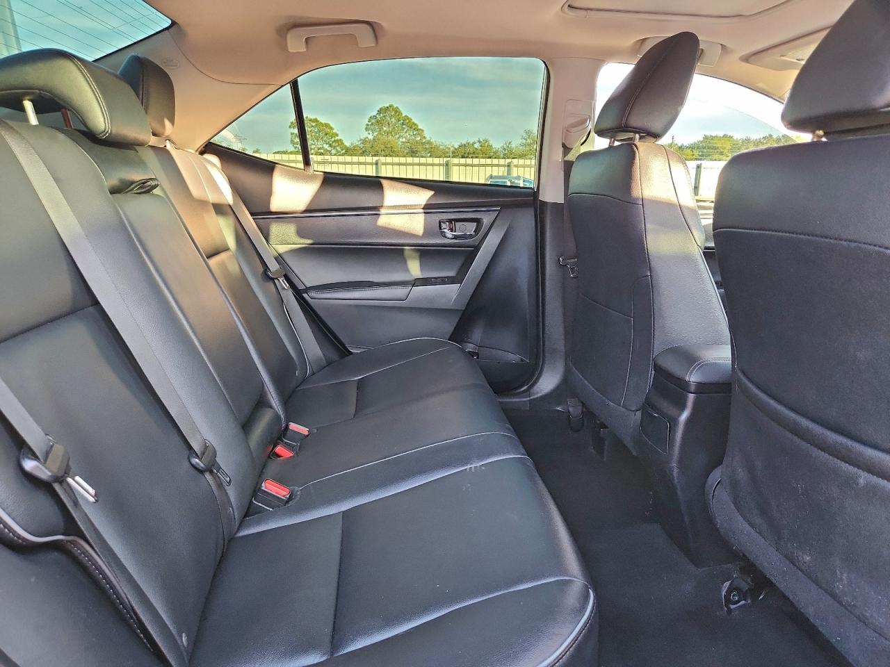 2015 TOYOTA COROLLA L photo 19