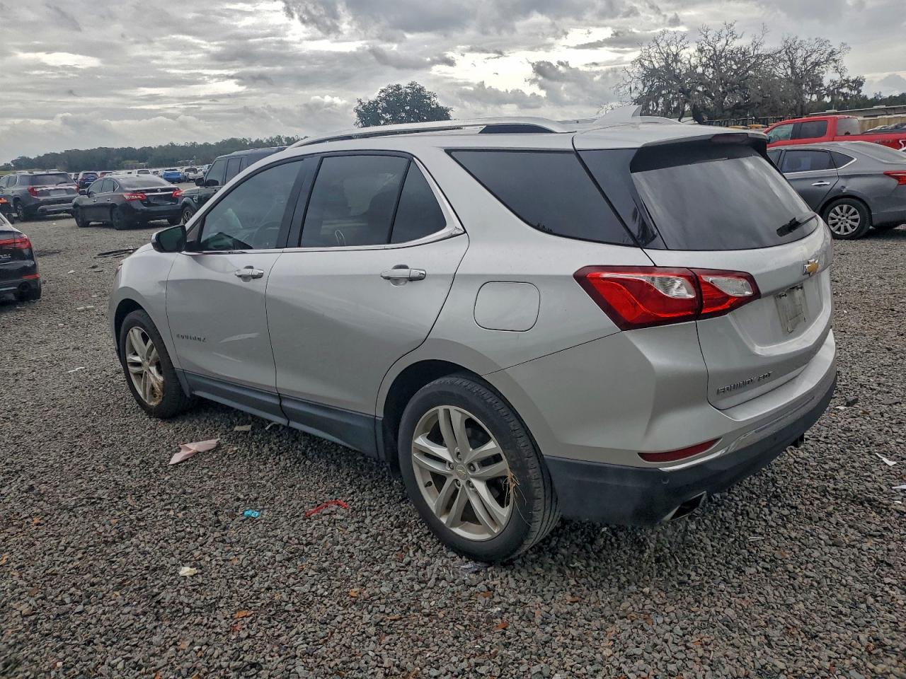 2020 CHEVROLET EQUINOX PREMIER photo 2