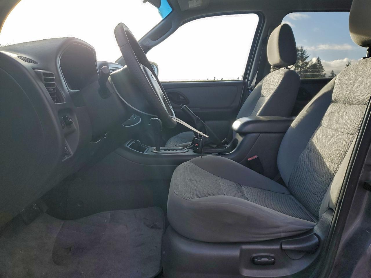 2005 FORD ESCAPE XLT photo 7