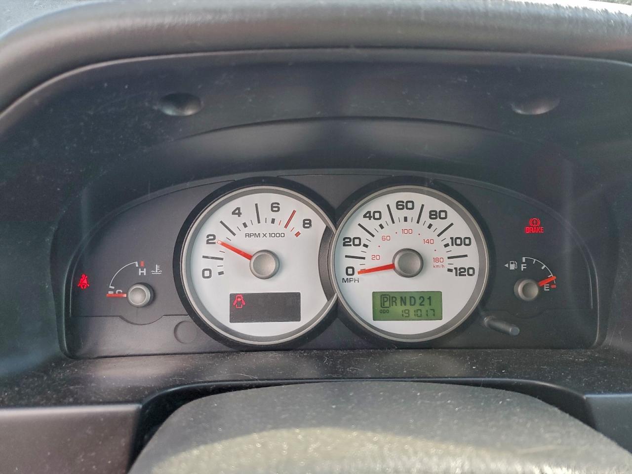 2005 FORD ESCAPE XLT photo 9