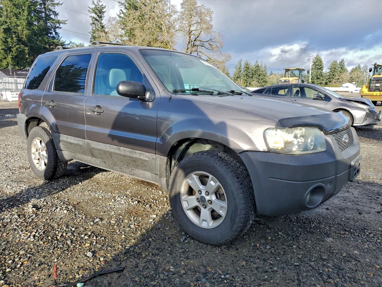 2005 FORD ESCAPE XLT photo 4