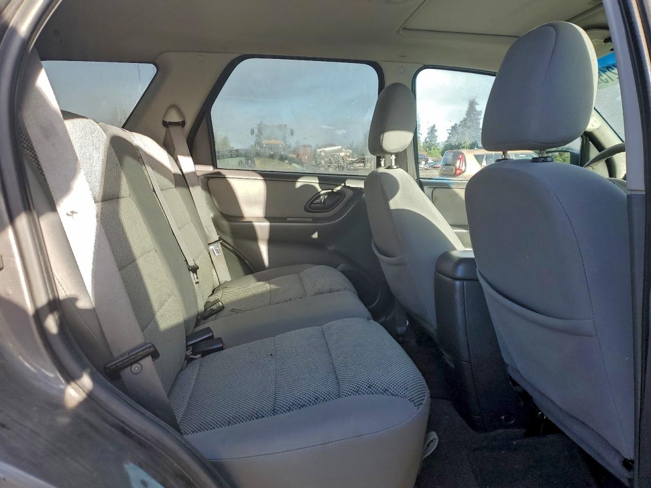 2005 FORD ESCAPE XLT photo 11