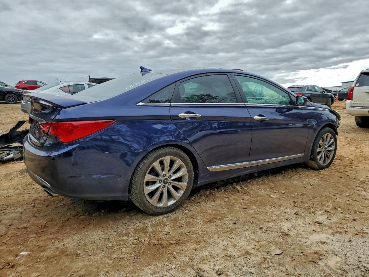 2011 HYUNDAI SONATA SE photo 3