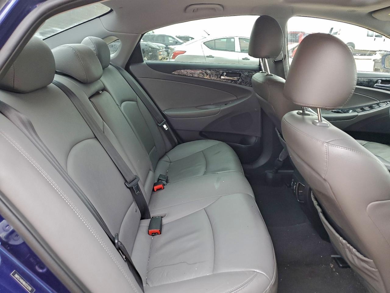 2011 HYUNDAI SONATA SE photo 10