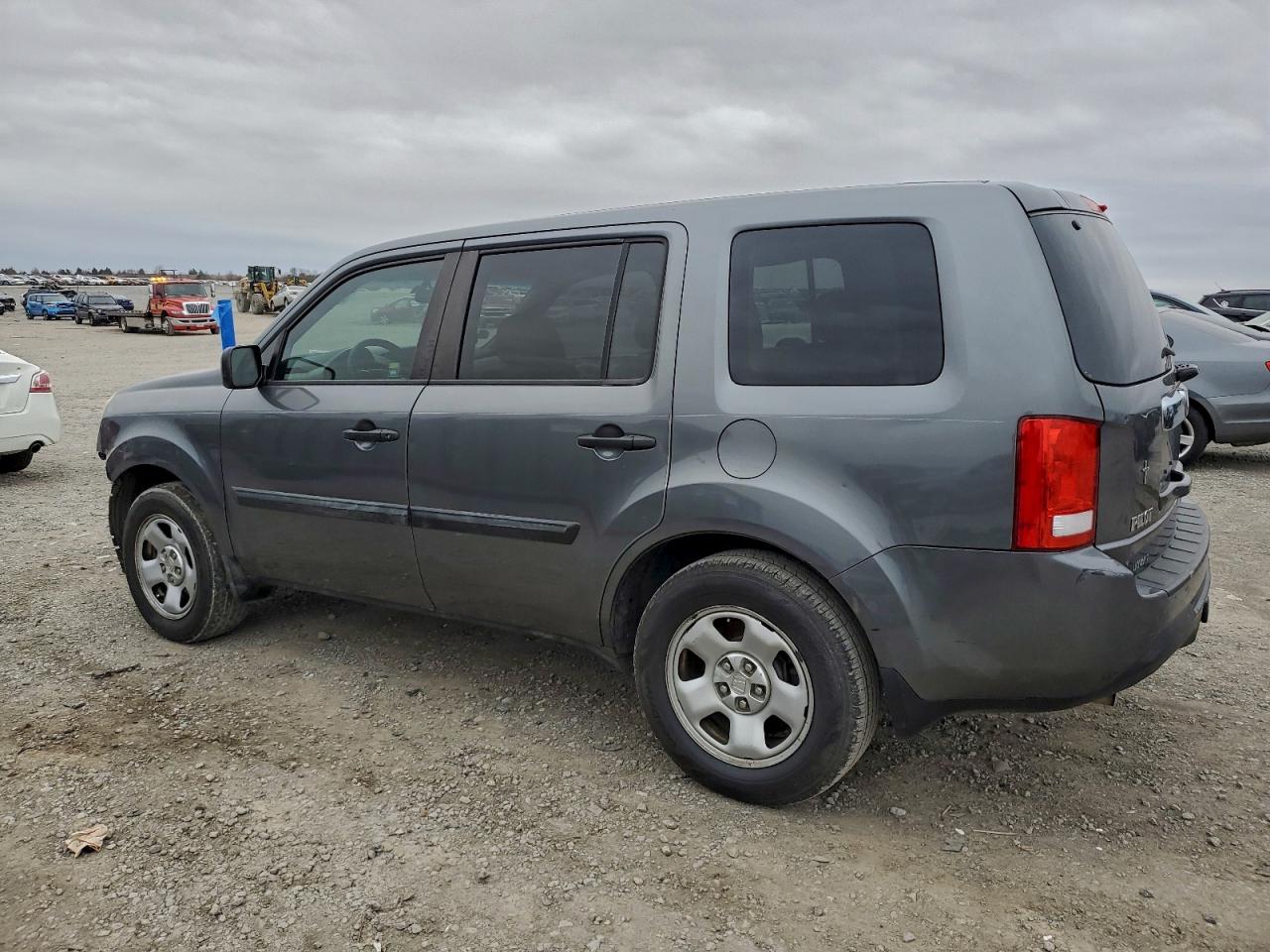 2012 HONDA PILOT LX photo 2