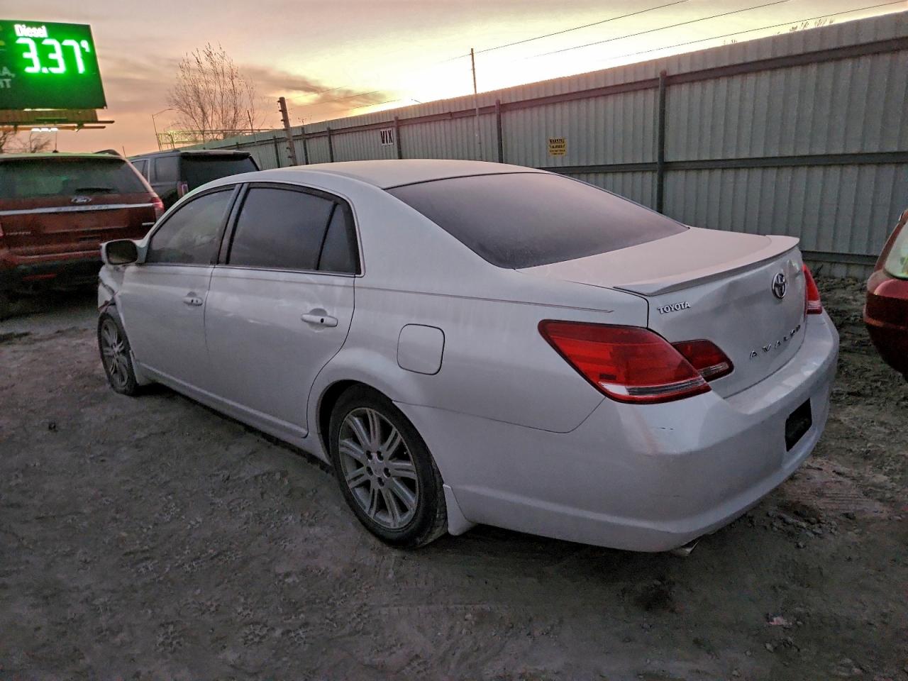 2006 TOYOTA AVALON XL photo 2